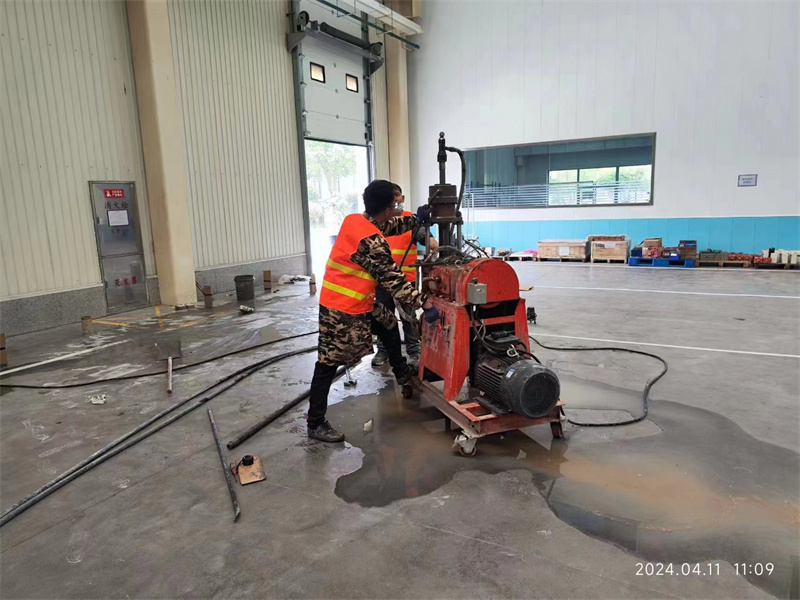 白云厂房地面下沉塌陷注浆加固施工